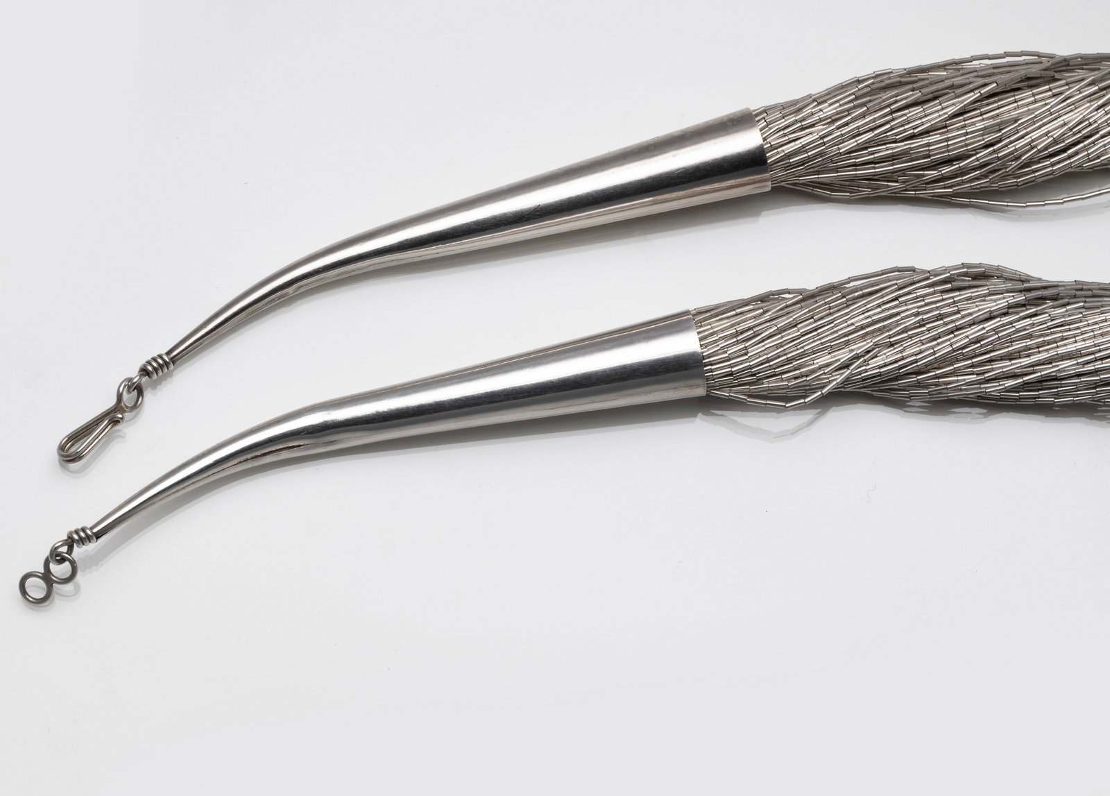 A LONG MODERN SILVER NECKLACE - 2