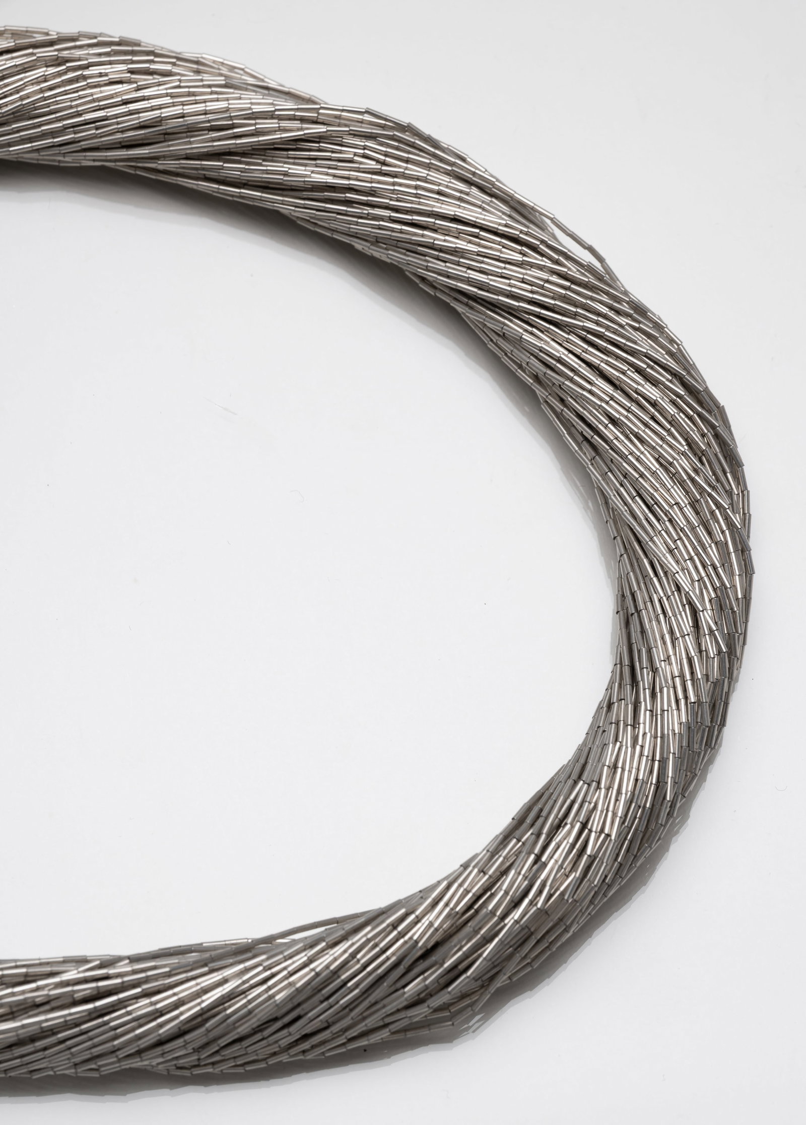 A LONG MODERN SILVER NECKLACE - 3