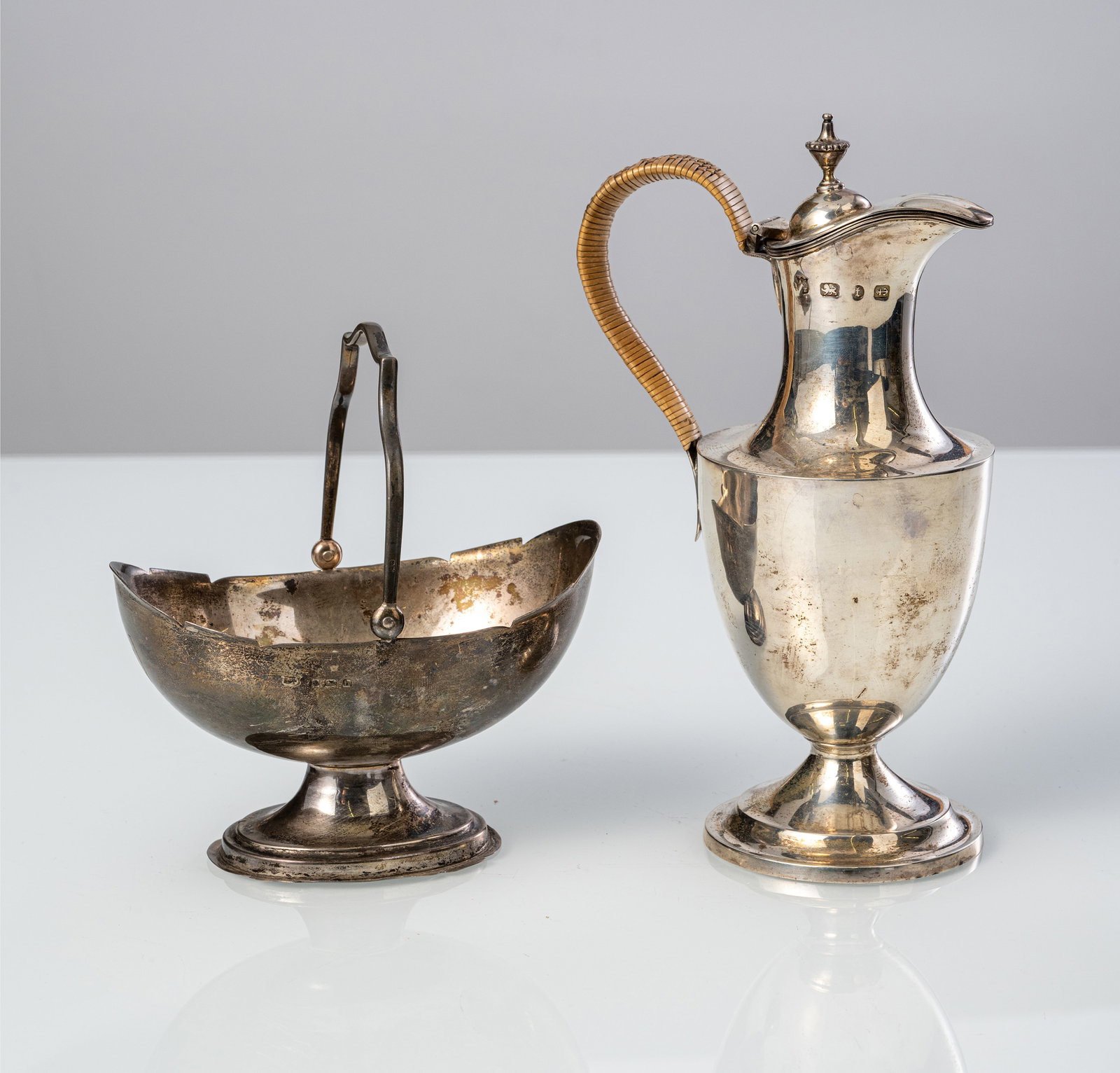 A MOCCA POT AND A SUGAR BOWL - 2