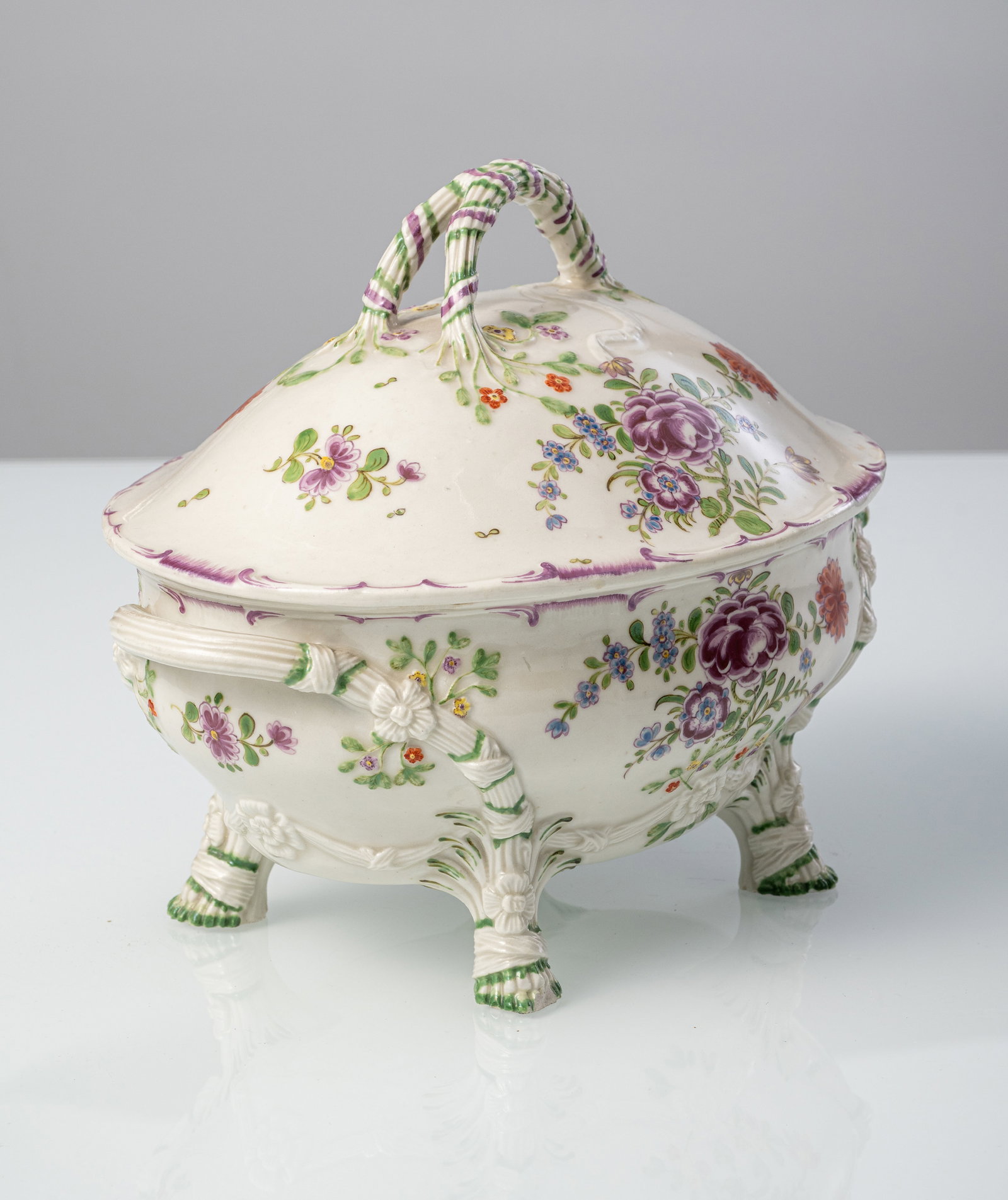 A LUDWIGSBURG FLORAL PATTERN PORCELAIN TUREEN AND COVER - 2