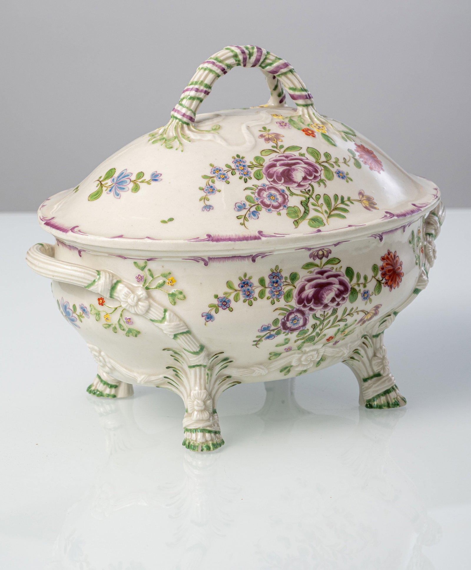 A LUDWIGSBURG FLORAL PATTERN PORCELAIN TUREEN AND COVER - 3