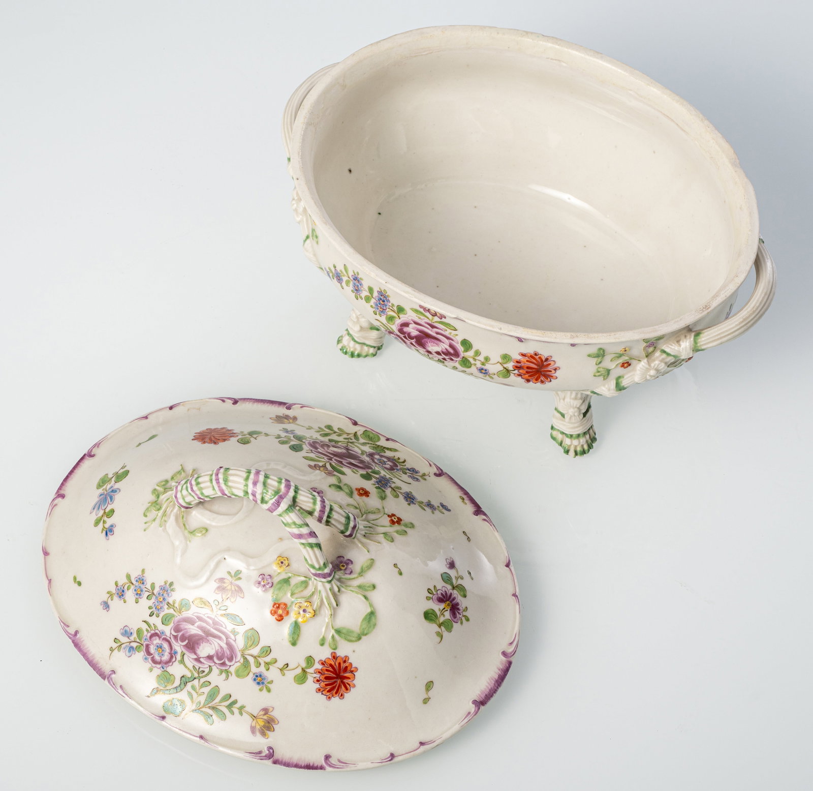 A LUDWIGSBURG FLORAL PATTERN PORCELAIN TUREEN AND COVER - 4