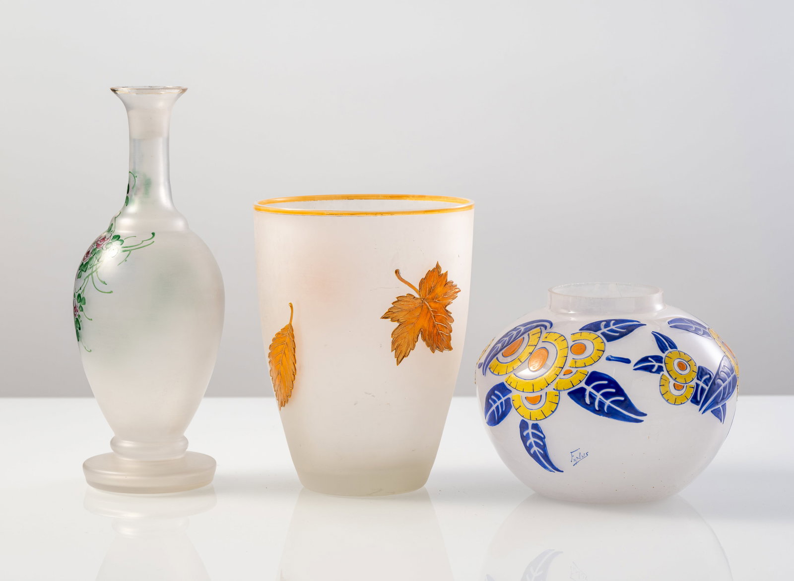 MIXED LOT OF 3 GLASS VASES - 2