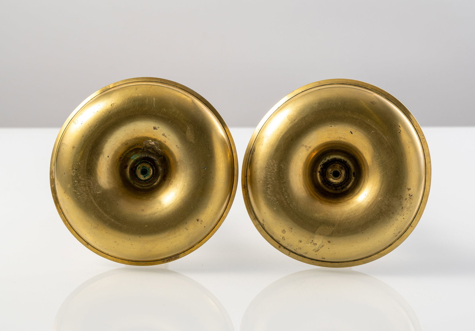A PAIR OF CANDLESTICKS - 4