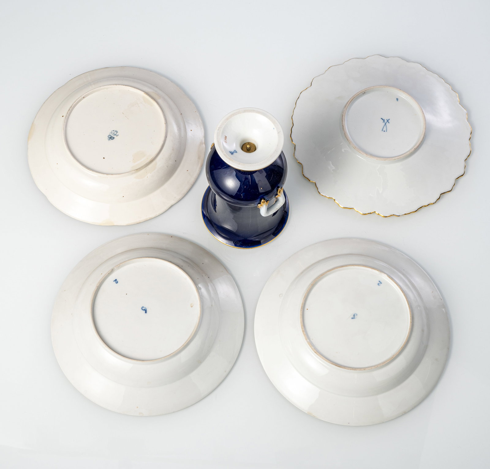 FOUR PLATES AND A VASE - 4