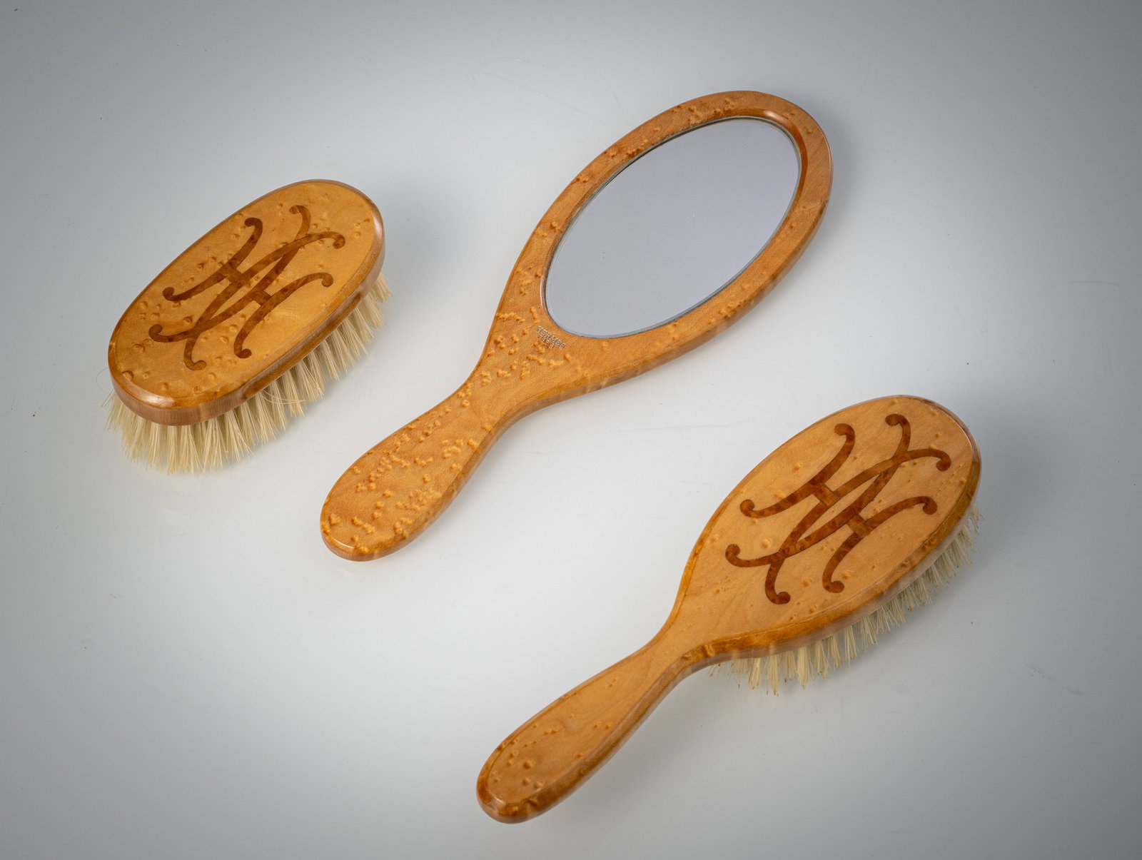 A THREE PIECE ROOTWOOD HERMES TOILETTE SET - 3