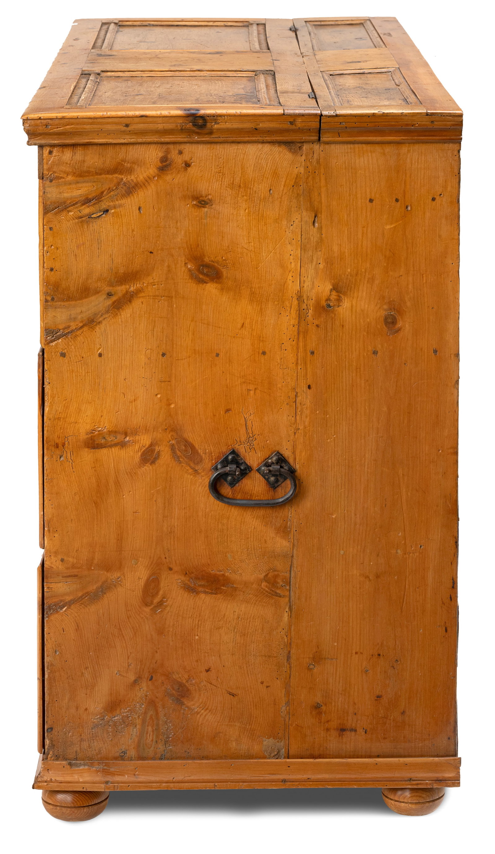 An Austrian pinewood chest of drawers - 4