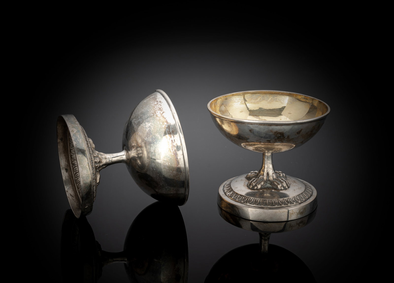 A PAIR OF PARCIAL GILT NEOCLASSICAL SILVER SALT CELLARS - 2