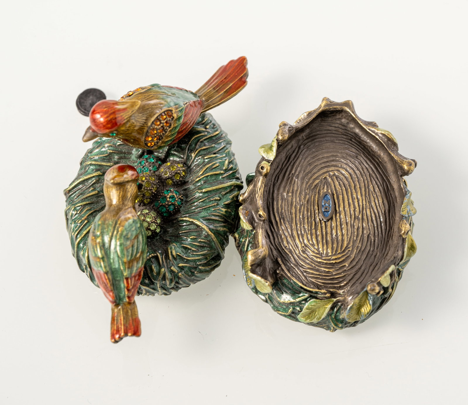 A DECORATIVE SNUFF BOX WITH BIRDS NEST - 4