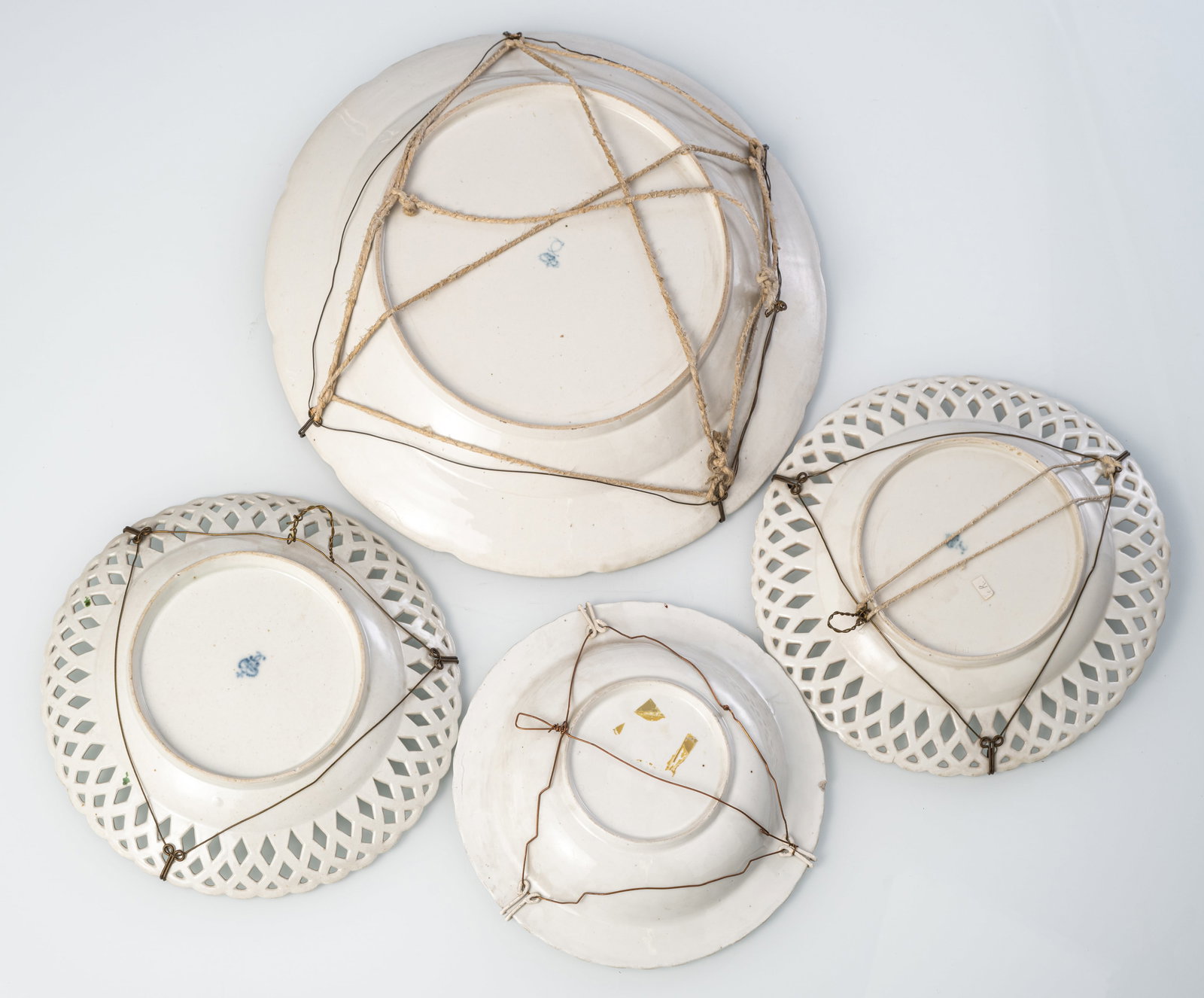 A LUDWIGSBURG ROUND DISH; A BASKET AND TWO PLATES AND THREE VIENNA PLATES - 3