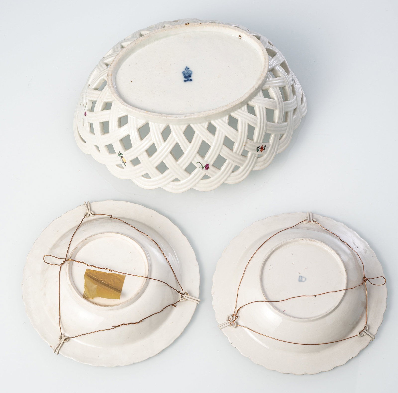 A LUDWIGSBURG ROUND DISH; A BASKET AND TWO PLATES AND THREE VIENNA PLATES - 5