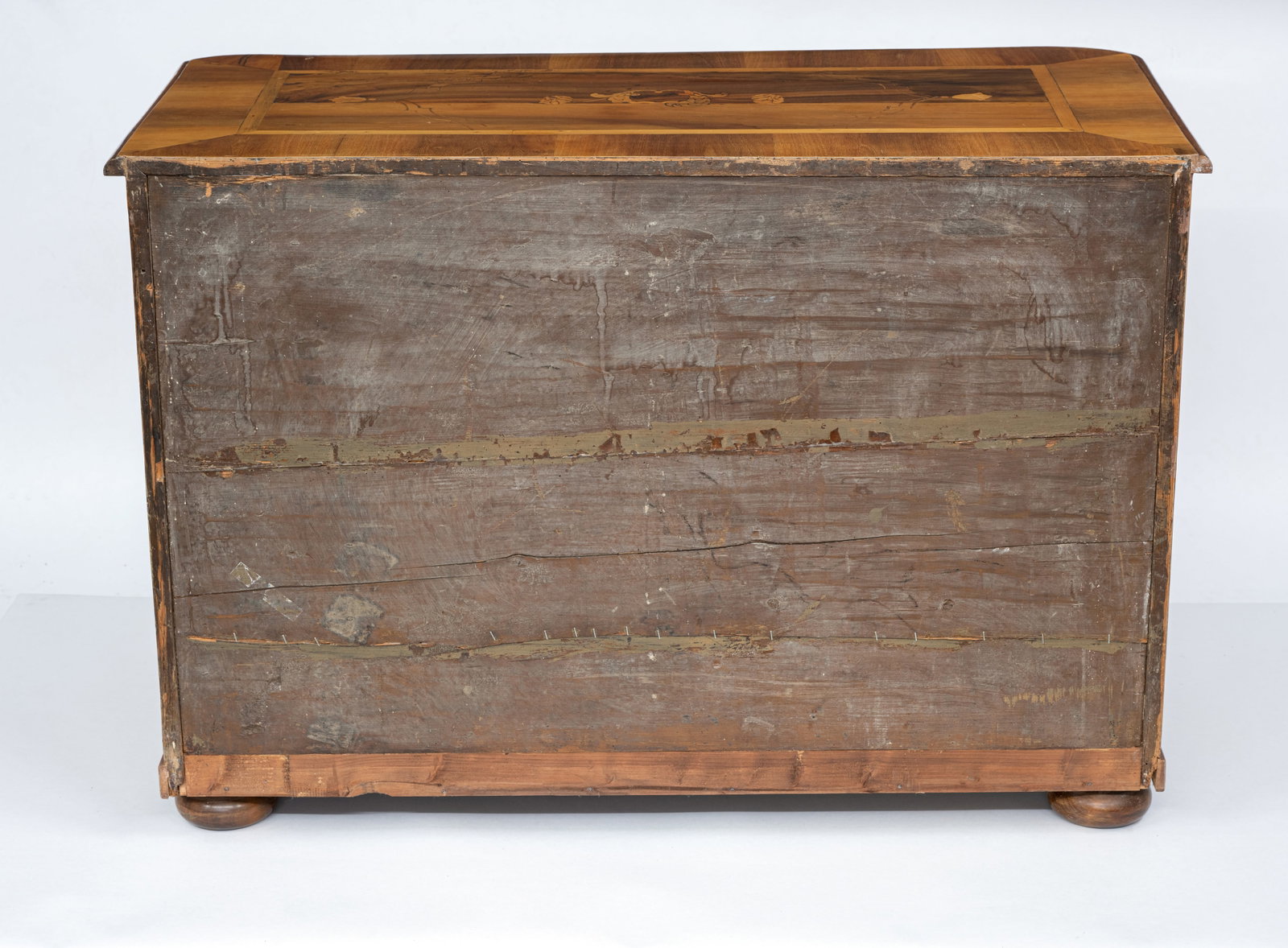 A SOUTH GERMAN WALNUT AND FRUITWOOD COMMODE - 5