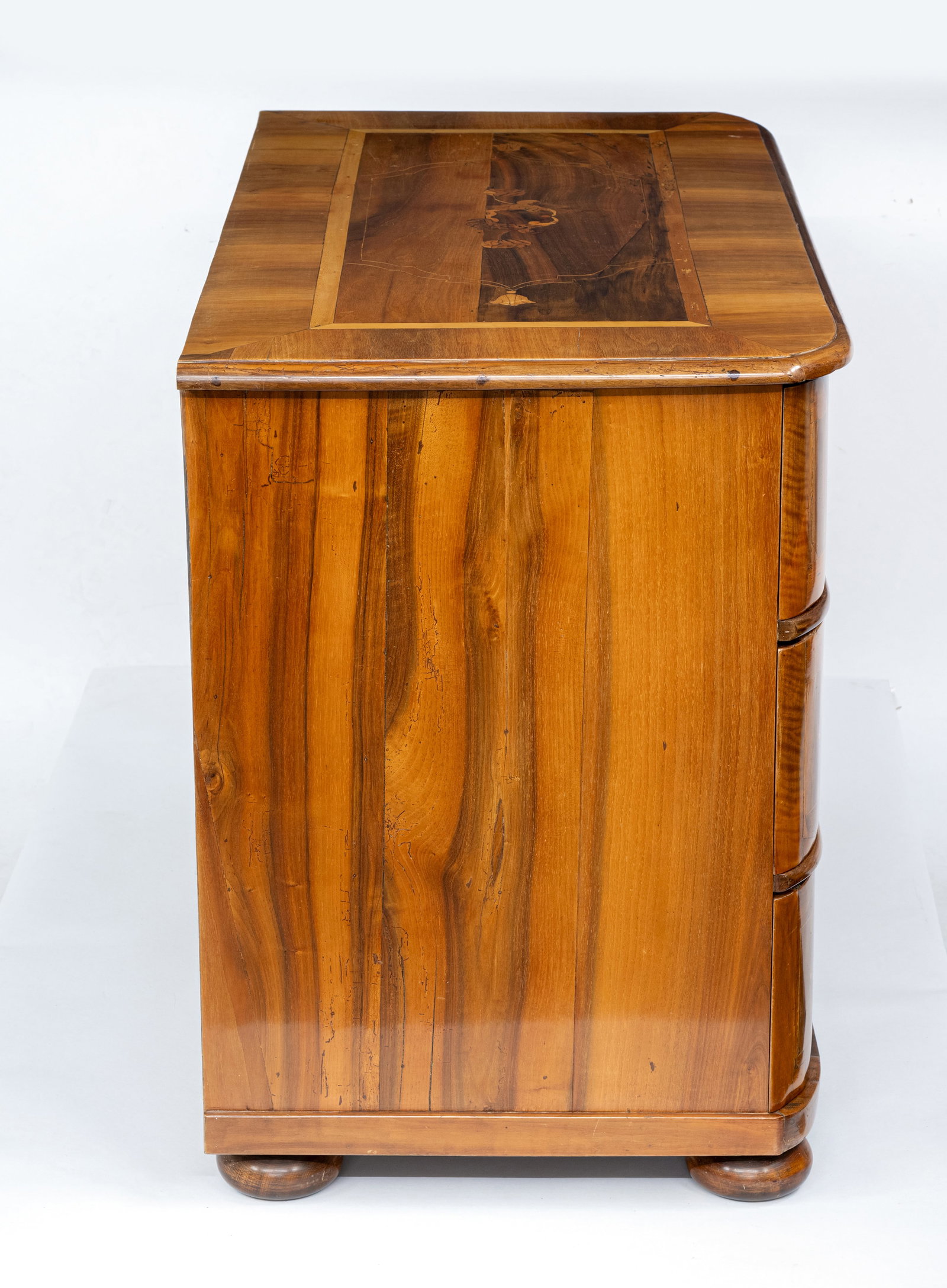 A SOUTH GERMAN WALNUT AND FRUITWOOD COMMODE - 6