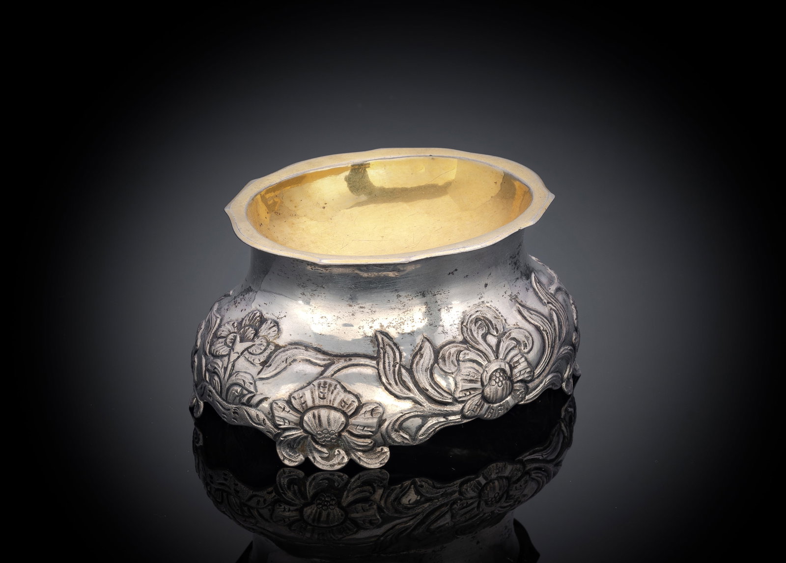 A PARCIAL GILT GERMAN SILVER SALT CELLAR - 2