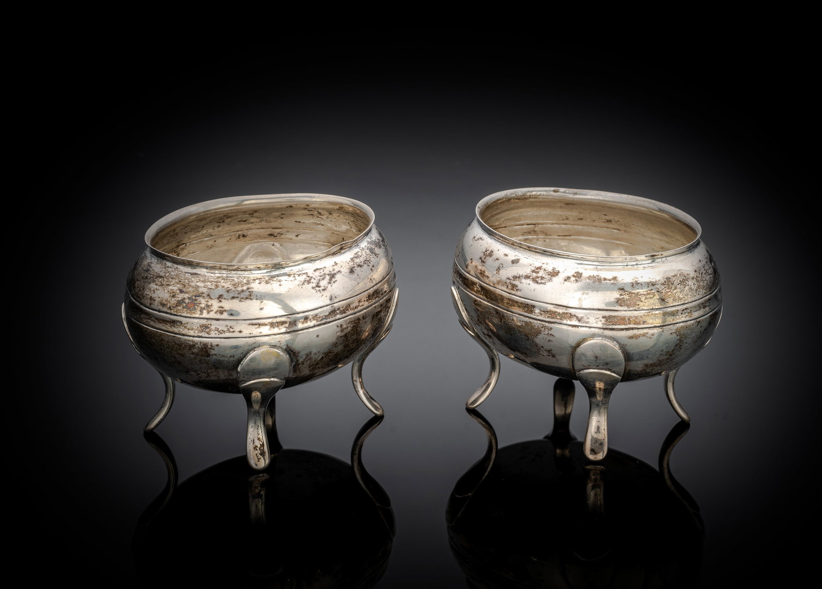 A PAIR OF GERMAN SILVER SALT CELLARS - 2