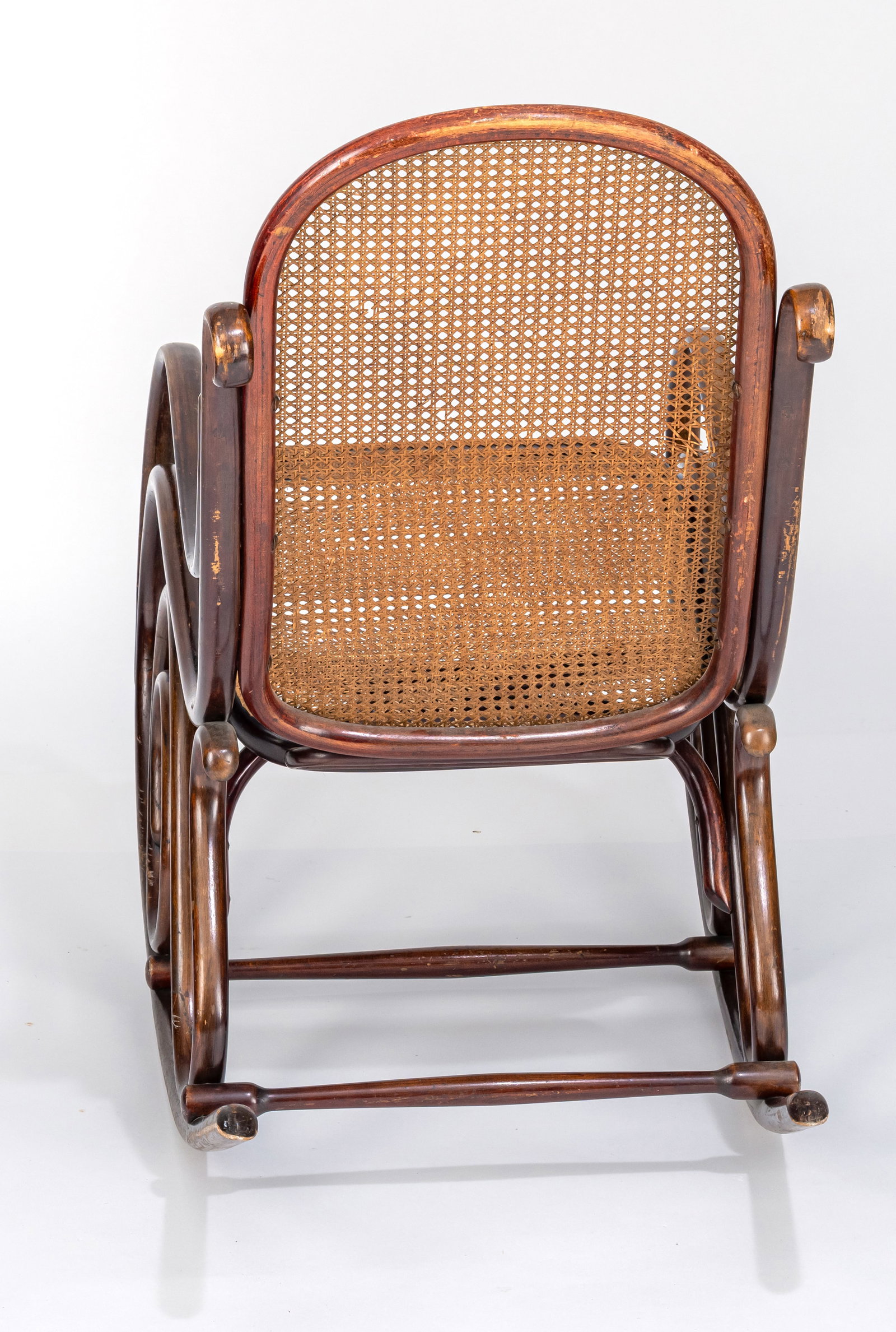 AN AUSTRIAN BEECHWOOD SWIVEL CHAIR - 3