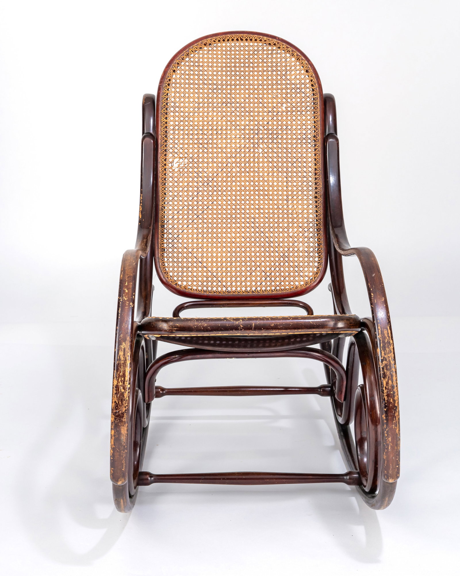 AN AUSTRIAN BEECHWOOD SWIVEL CHAIR - 5