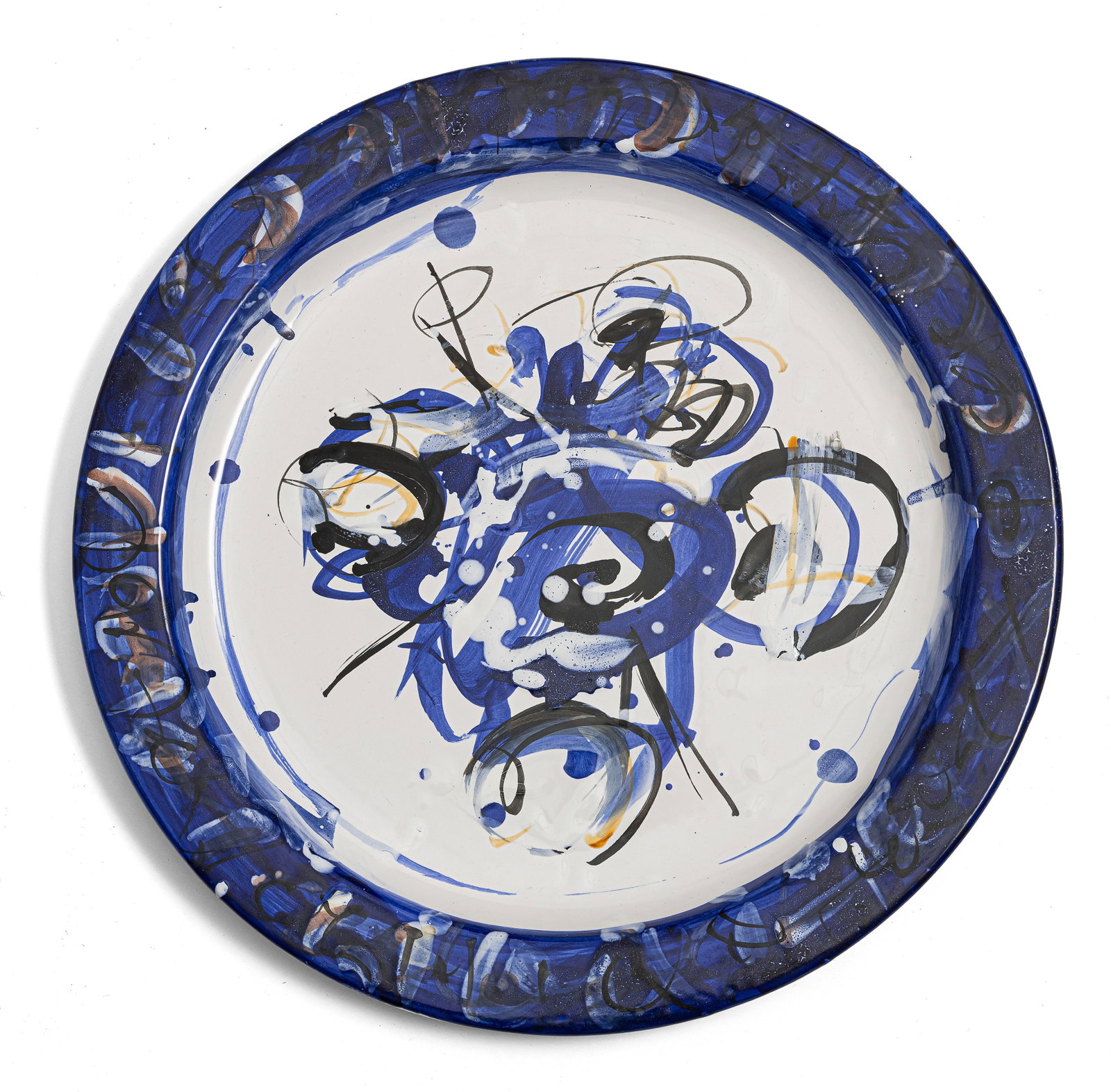 Márkos, András: Márkos, András Csíkszereda, 1950 - Brașov, 2020 D. 43 cm Untitled. Clay, colour-glazed. Wall plate. Corporate collection, Germany. Márkos, András Csíkszereda, 1950