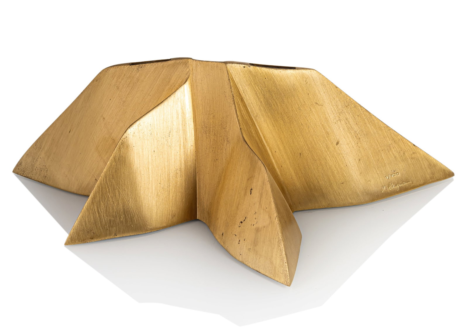 Kampmann, Utz: Kampmann, Utz Berlin, 1935 - Cogolin/Grimaud, 2006 L. 33 cm Money box, 1994. Bronze, gold-coloured patina. Signed and numbered 1/100. Corporate collection, Germany. Kampmann, Utz Berlin, 1935 -