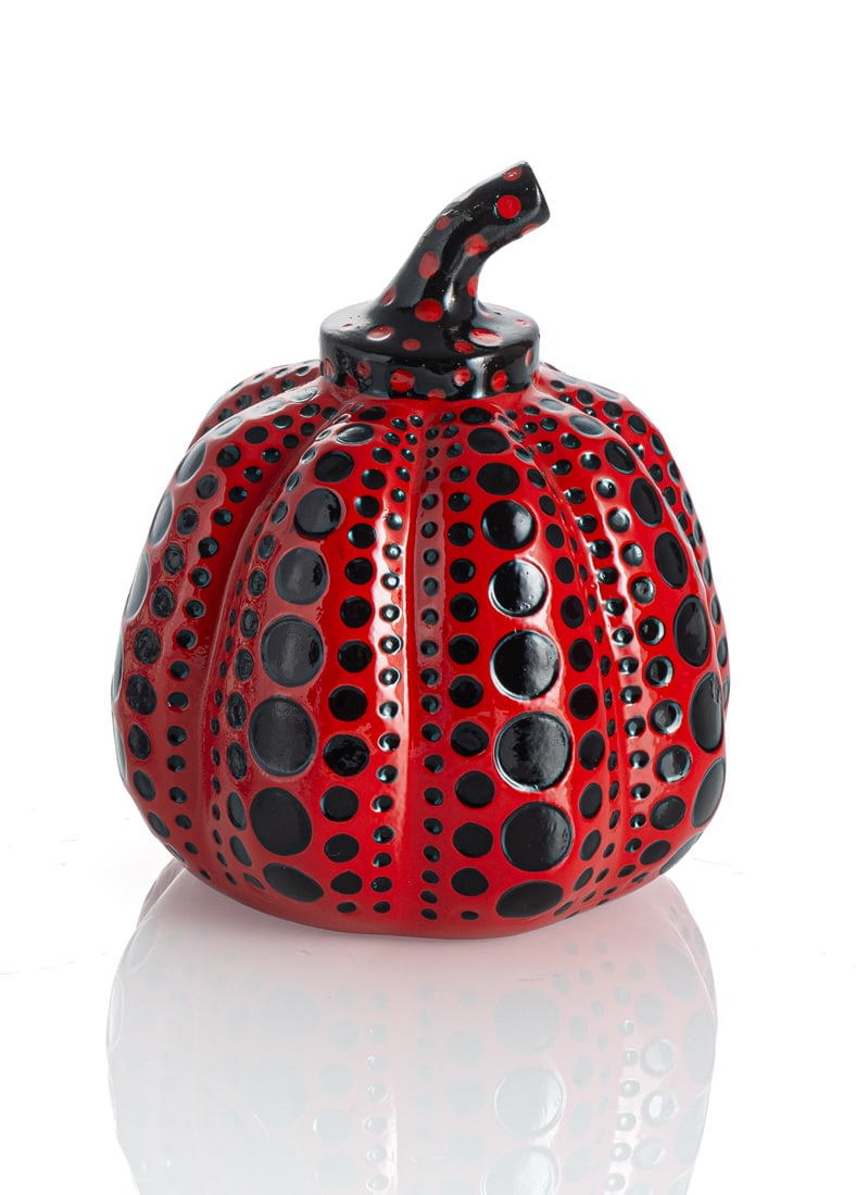 Kusama, Yayoi: Kusama, Yayoi Matsumoto/Nagano, 1929 9,5 x 8 cm "Pumpkin", c. 2010. Coloured synthetic resin sculpture, in original box. Copyright notice on the underside. Private property, Switzerland. Kusama,