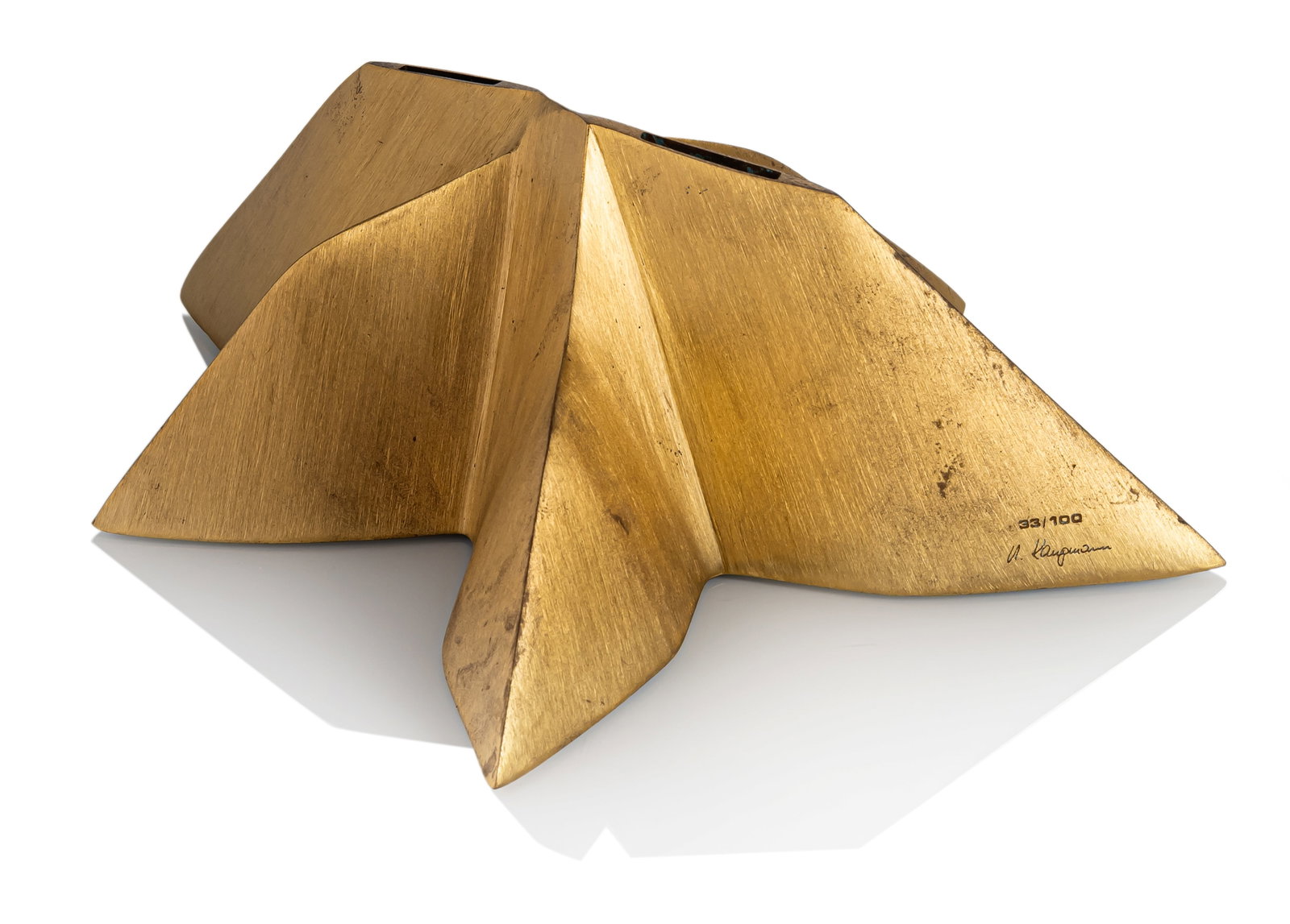 Kampmann, Utz: Kampmann, Utz Berlin, 1935 - Cogolin/Grimaud, 2006 L. 33 cm Money box, 1994. Bronze, gold-coloured patina. Signed and numbered 33/100. Corporate collection, Germany. Kampmann, Utz Berlin, 1935 -
