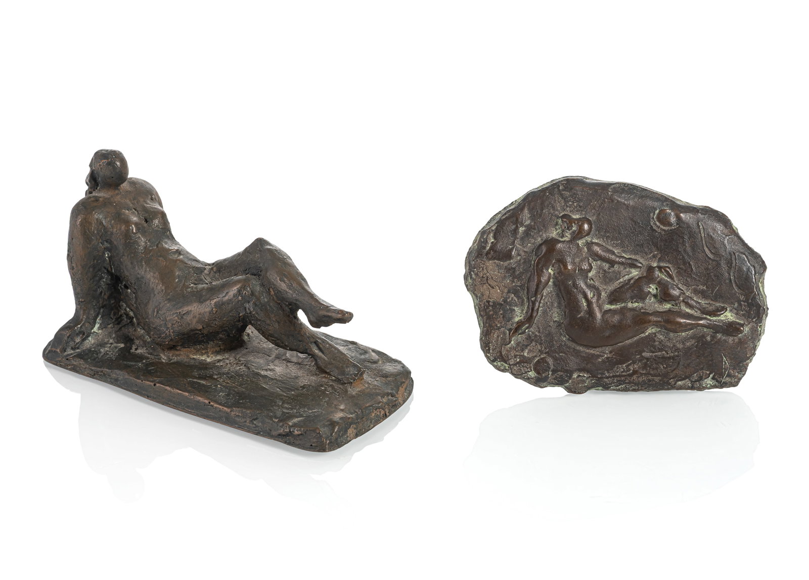 Decool, Günther: Decool, Günther Stuttgart, 1932 - Fellbach, 2020 L. 14 cm / 11,5 cm 2 works: Female nude, n. d.; 2003. Plaster, coloured. Both monogrammed and 1 signed and dated "5.2.03" on the reverse. Private