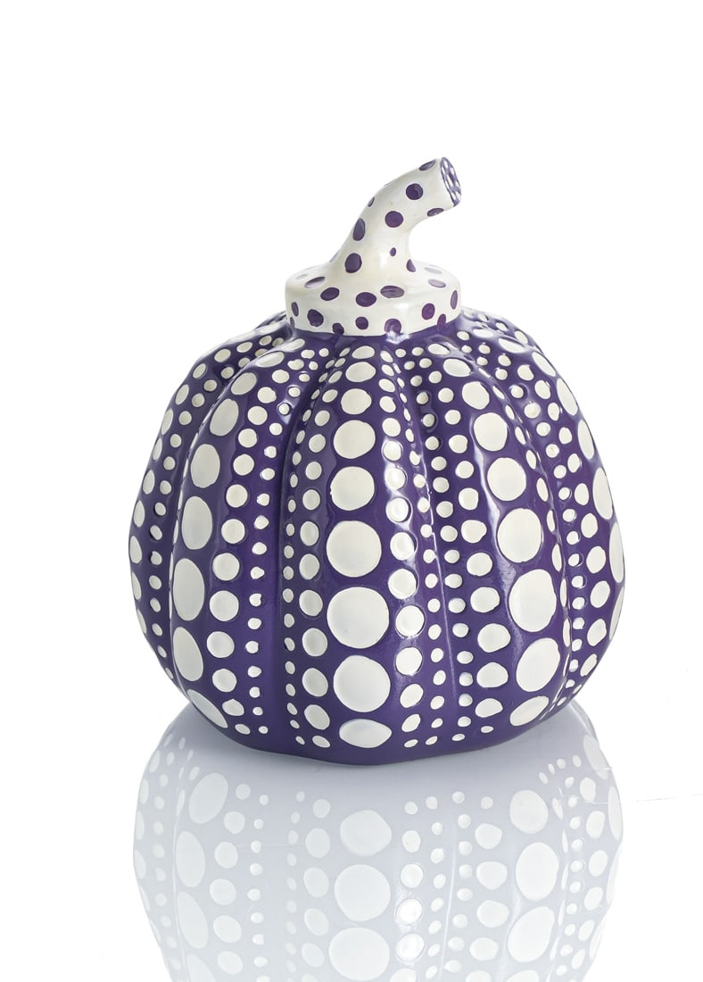 Kusama, Yayoi: Kusama, Yayoi Matsumoto/Nagano, 1929 9,5 x 8 cm "Pumpkin", c. 2010. Coloured synthetic resin sculpture, in original box. Copyright notice on the underside. Private property, Switzerland. Kusama,