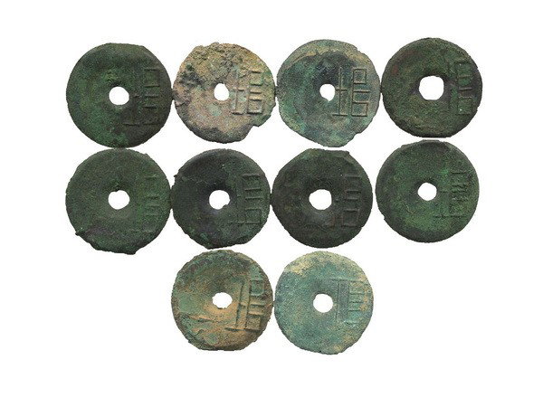005: CHINA-WARRING STATES State of Wei Round Coin(10): CHINA-WARRING STATES Zhou Dynasty 350-220 BC State of Wei Round Coin, from city of Yuan, 40-42mm, 8.7-12.3g. Total 10 Pieces, F