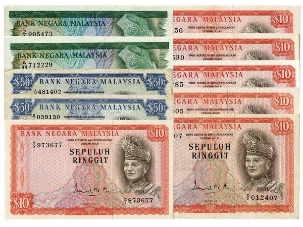 MALAYSIA 1967-1981 Bank Negara Malaysia (10): MALAYSIA 1967-1981 Bank Negara Malaysia (10): 1967-1972 5 ringgit (Z/I 005473, A/44 712229), 2 Pieces; 1972-1976 10 ringgit (Z/1 924830, Z/2 672150, Z/3 973677, Z/4 012407, A/65 116005, X/1 150785), P