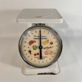 Vintage American Family Produce Scale