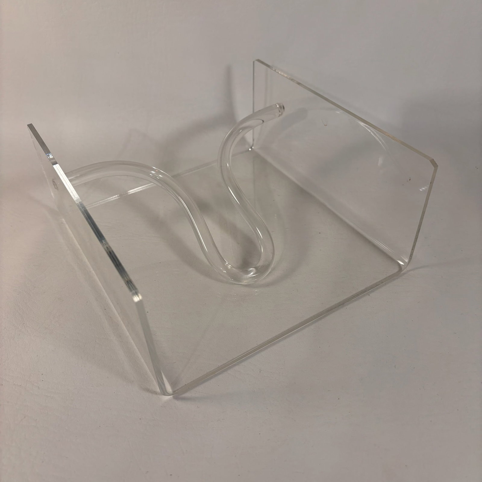 1970s Modern Lucite Napkin Holder: Item comes exactly as pictured