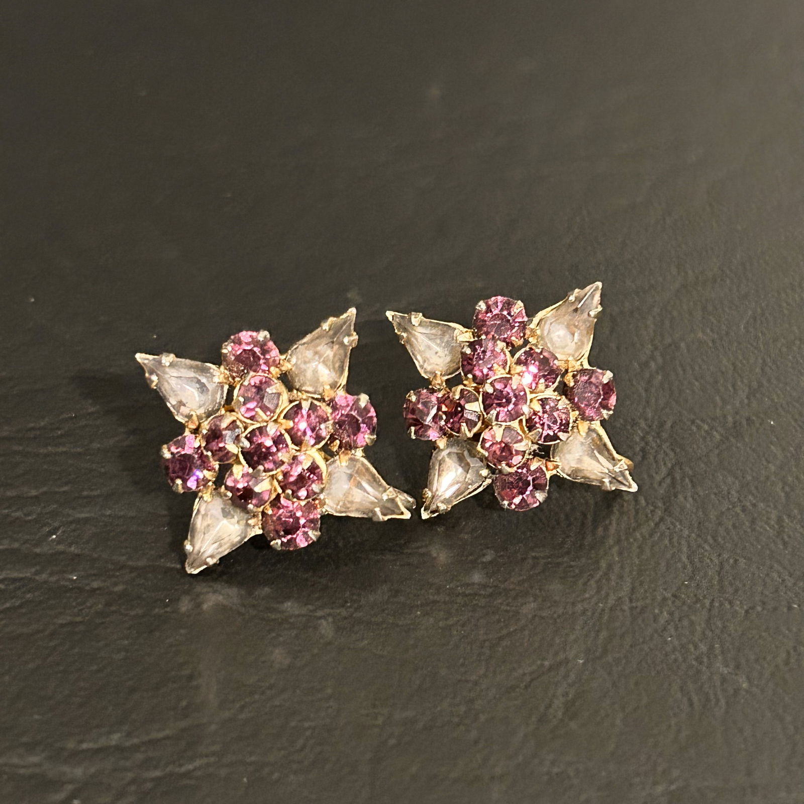 Vintage Naomi 12k Gold Filled Screwback Earrings: Item comes exactly as pictured