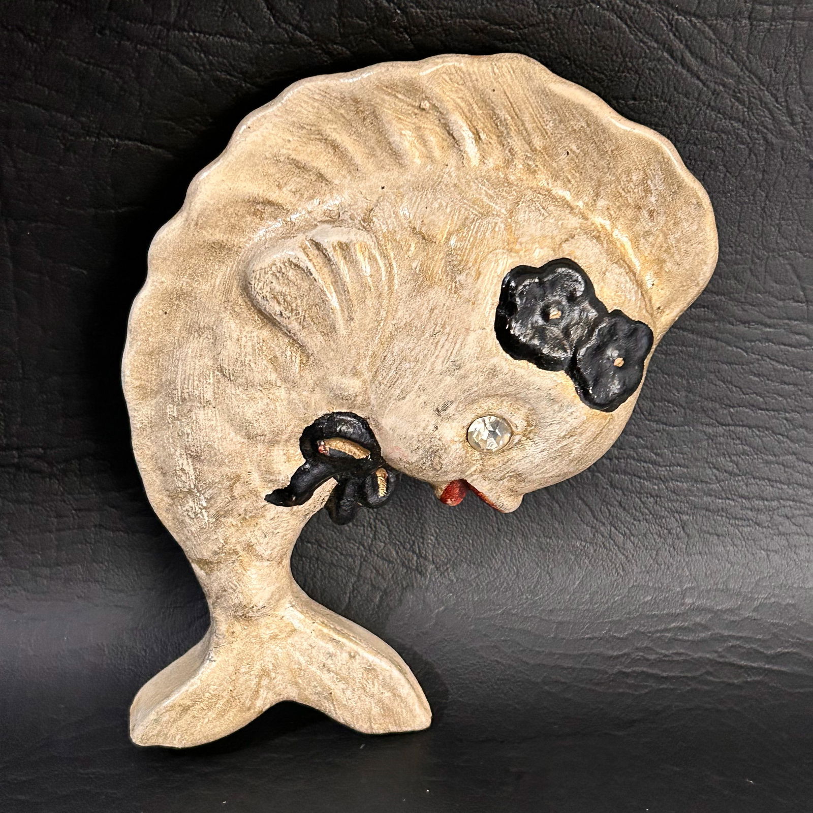 Midcentury Chalkware Pretty Fish Wall Plaque (1 of 4)