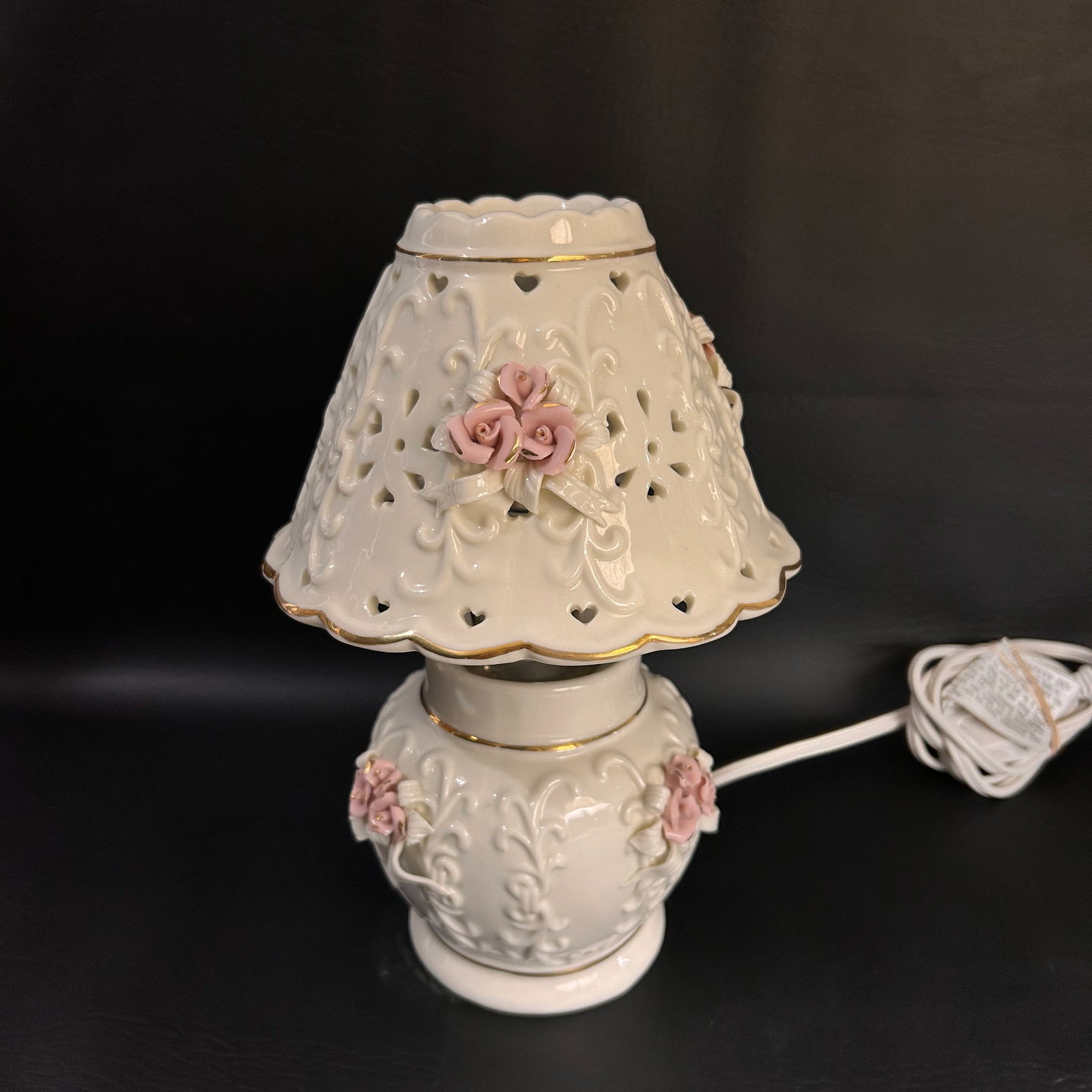 Vintage Rose & Heart Gold Accented Ceramic Electric Lamp: W7in H11in