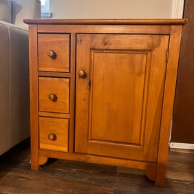 Vintage Mastercraft Quality USA MADE Cabinet