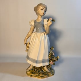 1980's Tengra Woman with Roses, High End Porcelain from Spain