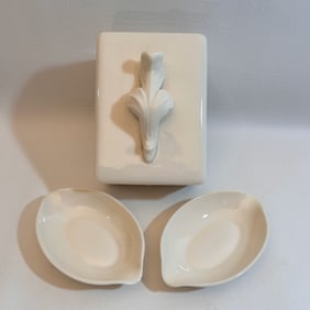RARE MCM LENOX Ceramic Cigarette Box with 2 Leaf Shaped Ashtrays, USA MADE