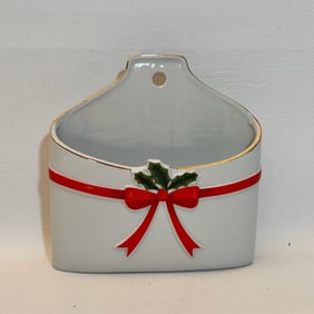 Mount Clemens Pottery Decorative Wall Vase, MADE IN JAPAN