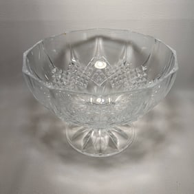 Beautiful Wexford Vintage Glass Elevated Fruit Bowl