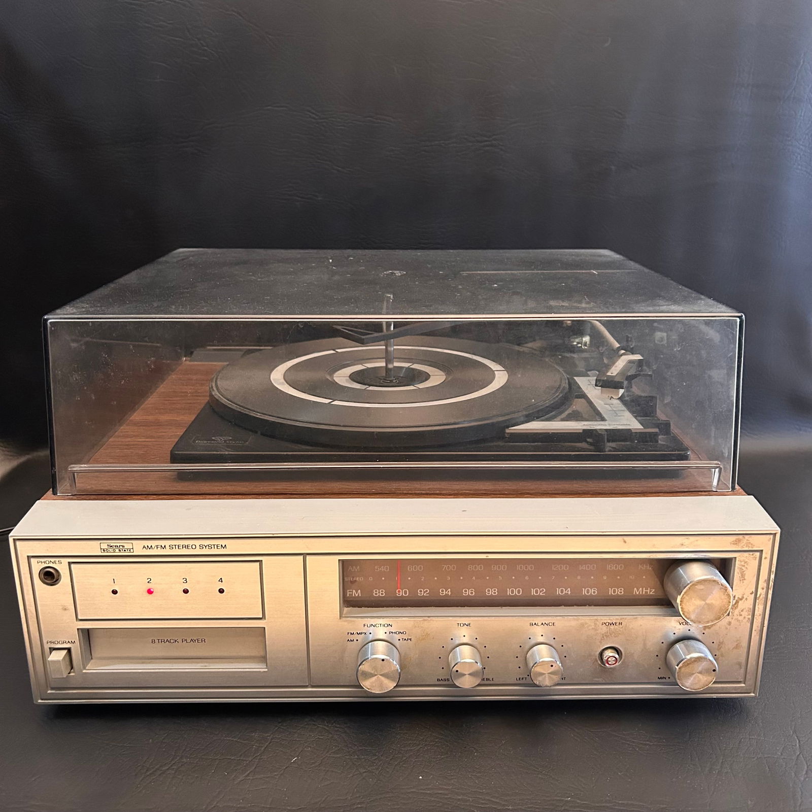 Vintage Sears Record Player/ AM/ FM Radio (1 of 3)