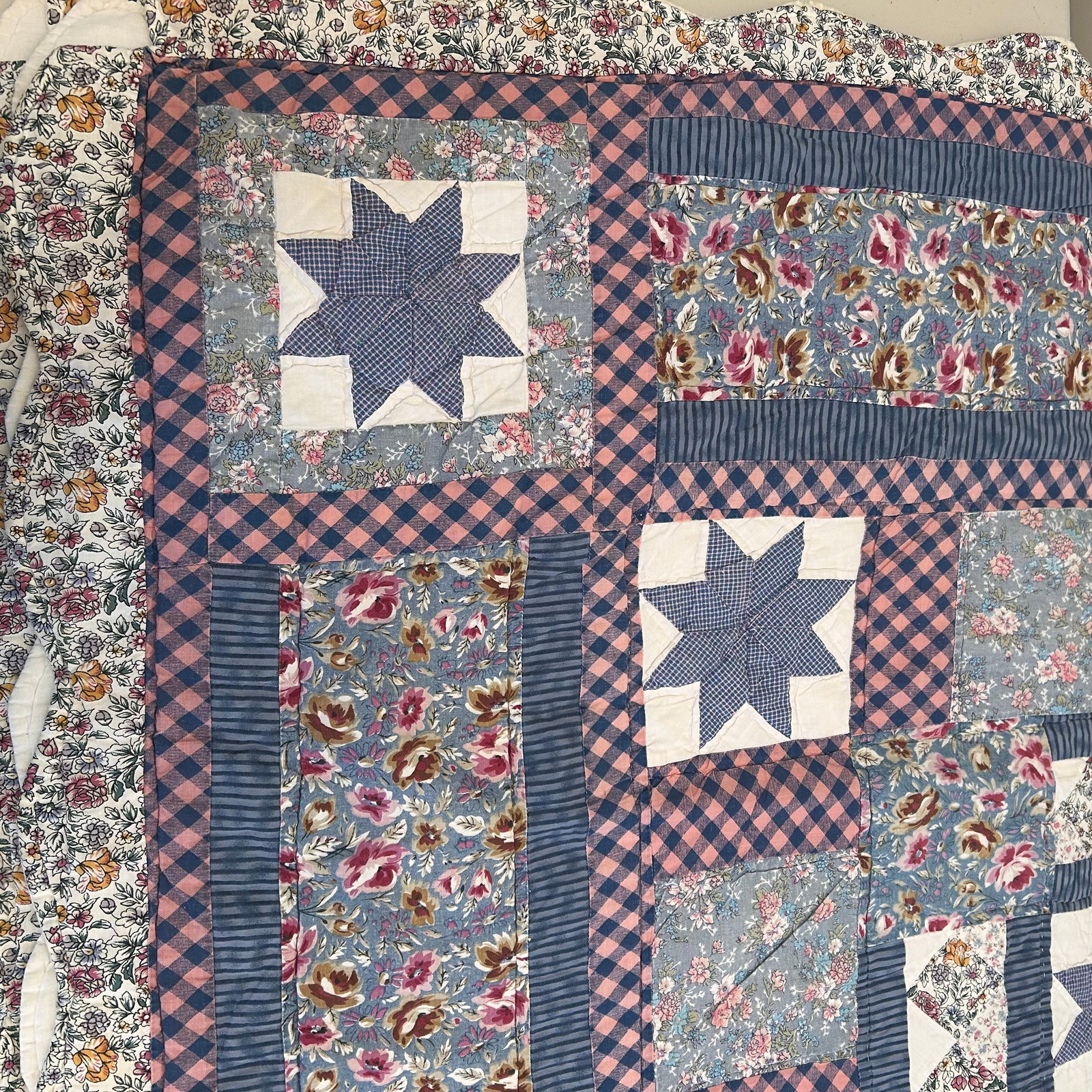 Handmade Quilt with Scalloped Edge: 84in X 80in, Queen
