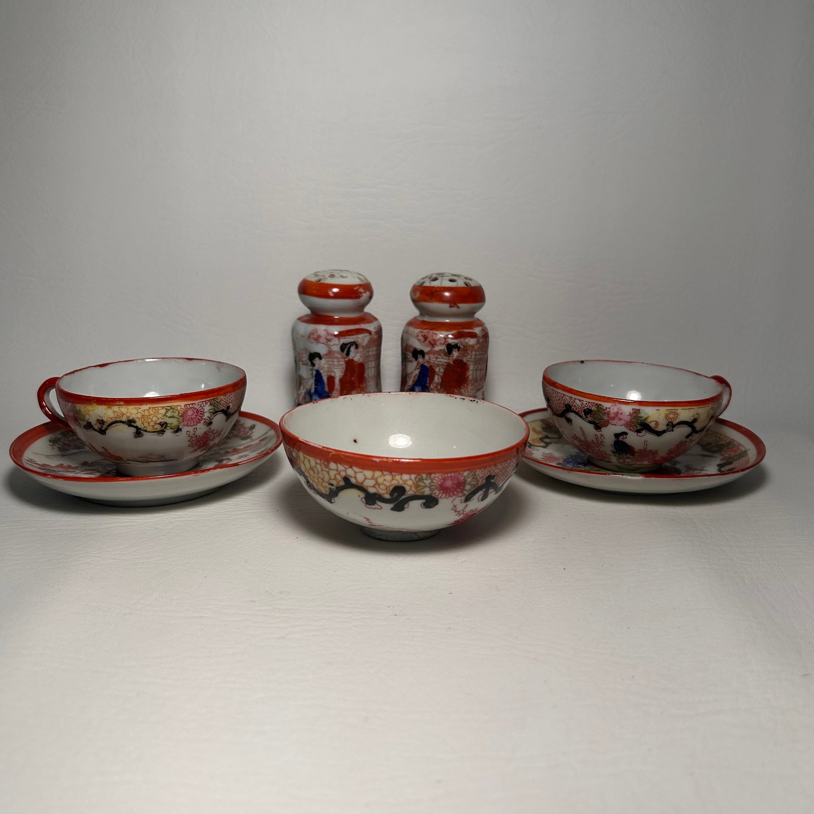 Antique Japanese Geisha Tea Ware: W6in H5in D4in