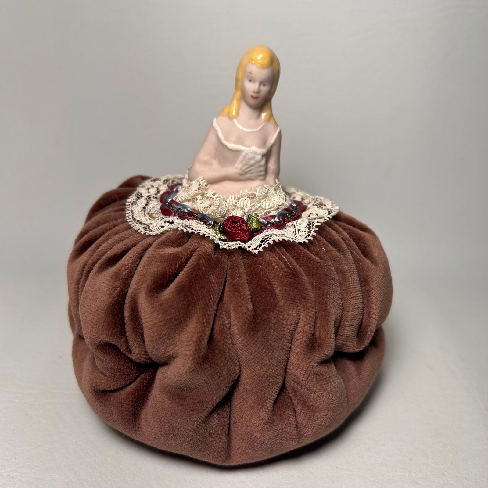 1930s RARE Art Deco Porcelain Lady Bust Pincushion (1 of 4)