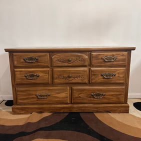 Vintage Broyhill Style Chest of Drawers, Super Clean