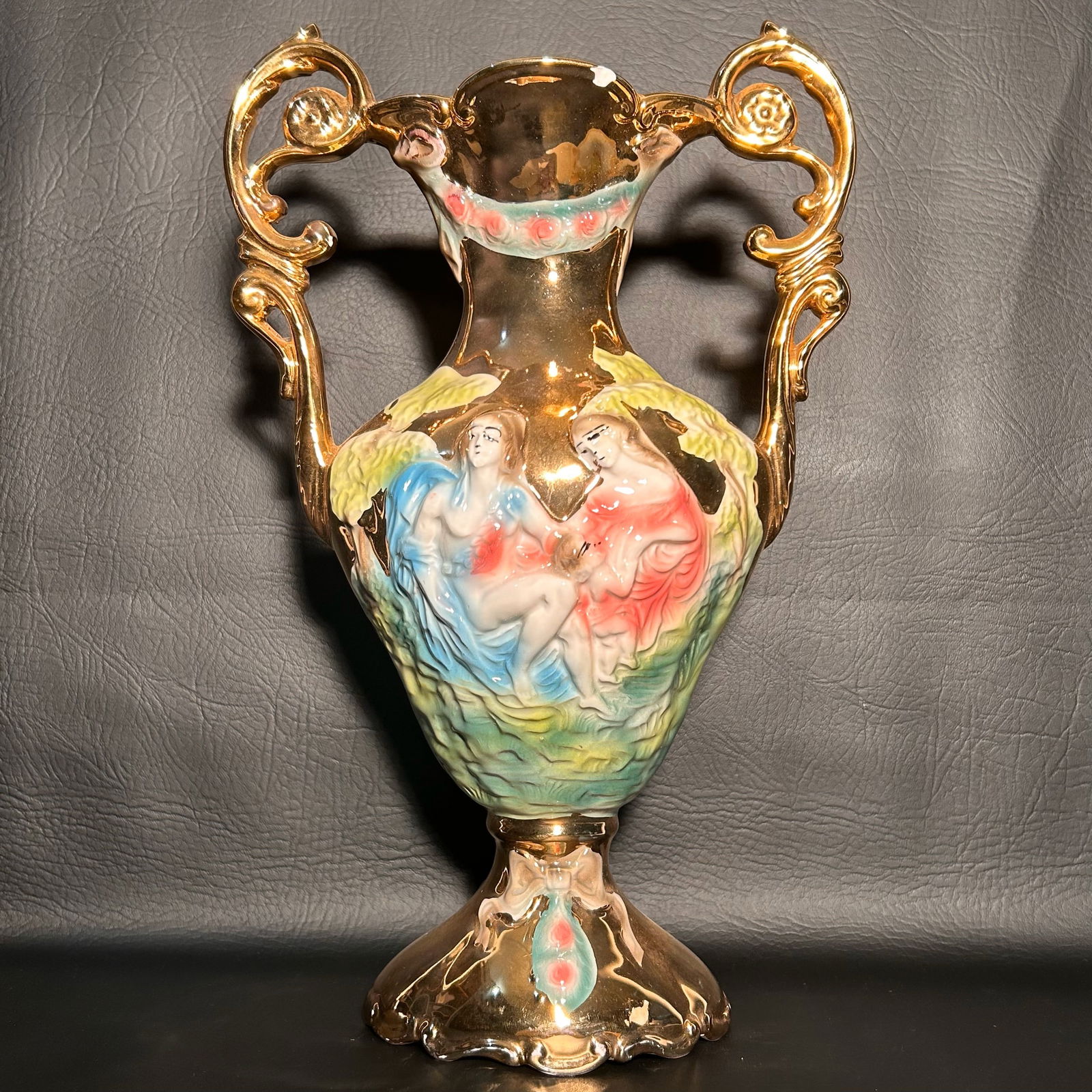 Mid Century Italian Capodimonte Porcelian Vase: W9.5in H15in D6in