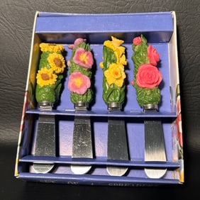 Springtime Floral Butter or Cheese Knife set of 4, NEW!
