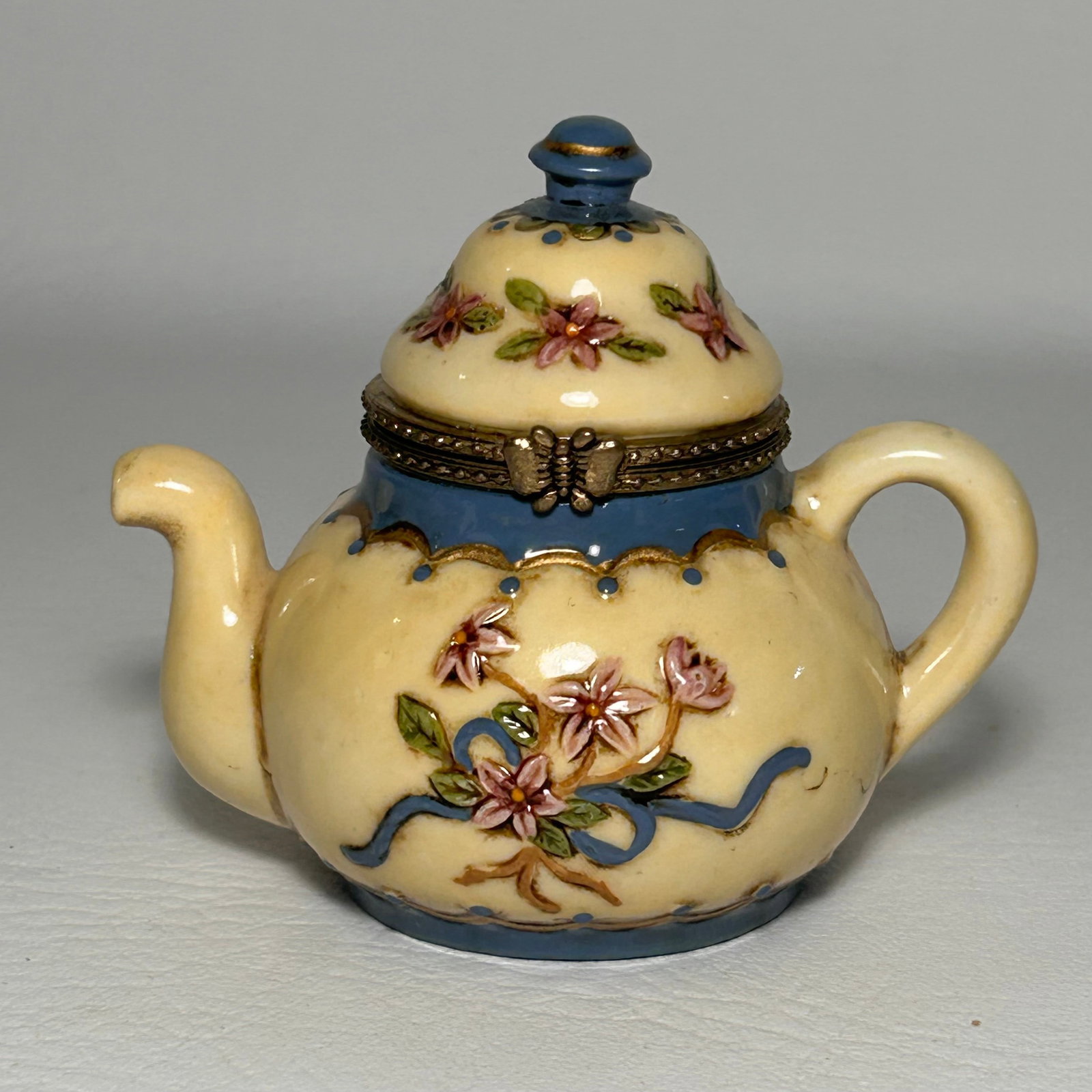 Miniature Trinket Box Painted Flower Teapot with Flip Top Lid: W3.75in H3in D2.5in