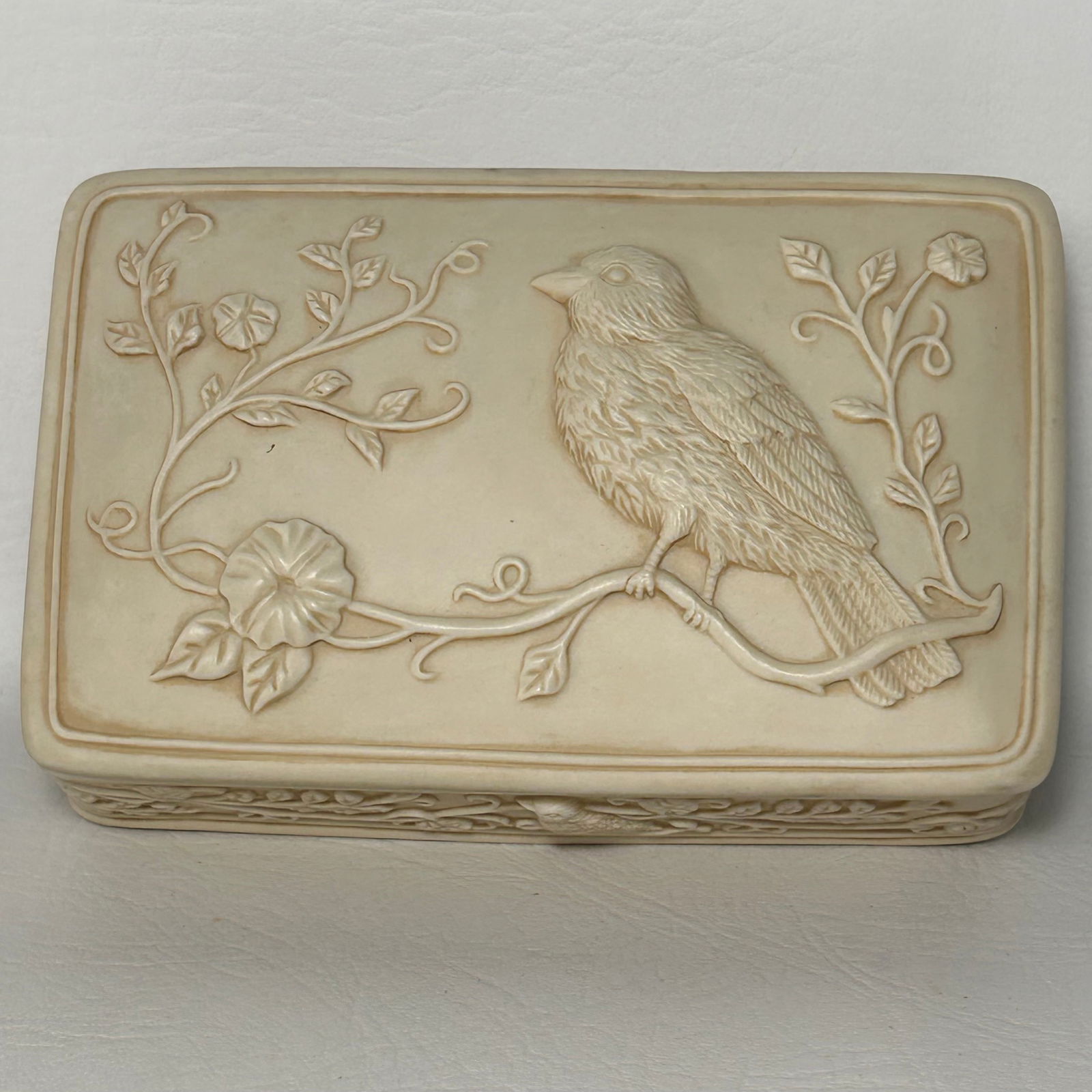 Bisque Music Box Hour of Power Sparrows Club 2003, Plays "Ode to Joy" Ceramic Lidded Dish (1 of 5)