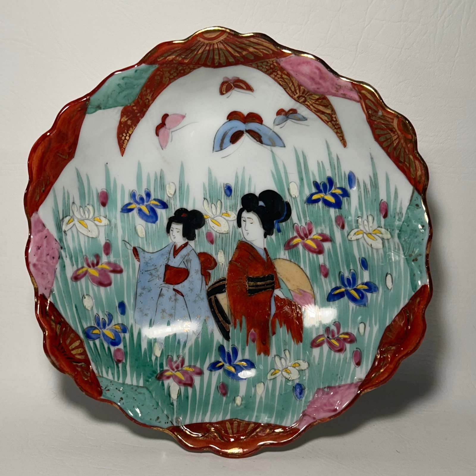 Antique Kutani Japanesse Geisha Motif with Irises and Butterflies Serving Set with Large Bowl and 6: Large: W9.25in H2.25in D9.75in Small(6): W5.225in H1.25in D5.5in