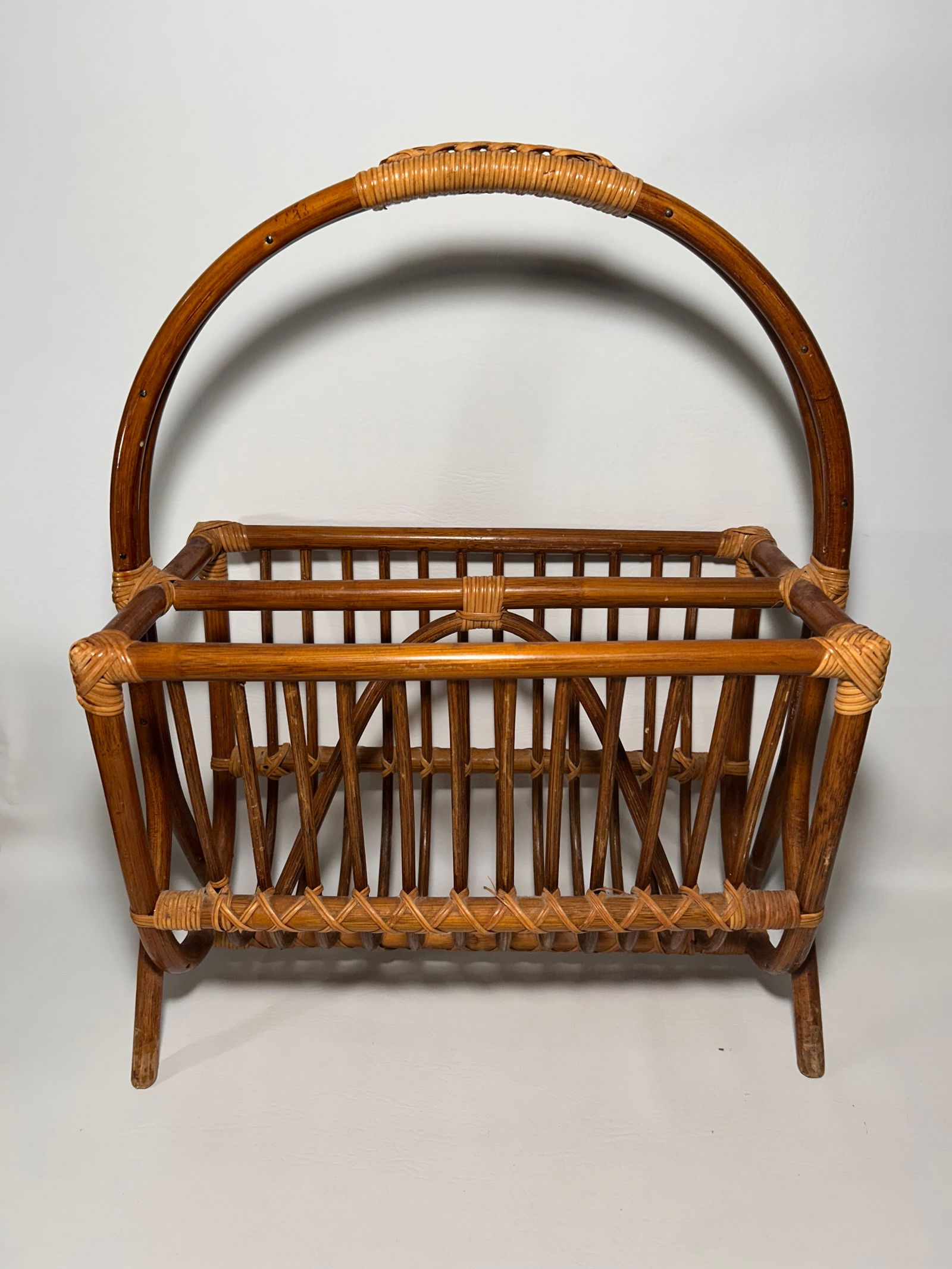 Vintage Mid Century Rattan Magazine Rack/Record Stand (1 of 5)